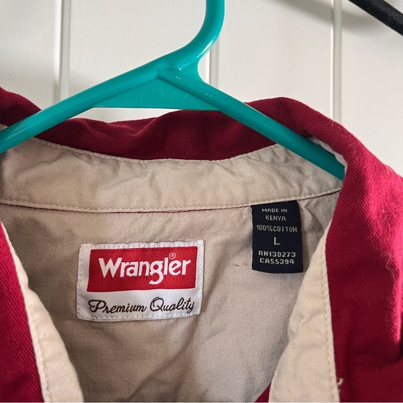 L/Wrangler button down - Picture 2 of 2